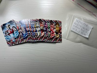 这次是在煤炉二手平台上切的欧布奥特曼卡片，挖煤姬官方的包装非常好，第N次走竹蜻蜓plus也非常快，超乎我的预料，大概15天到手拆箱，非常丝滑！