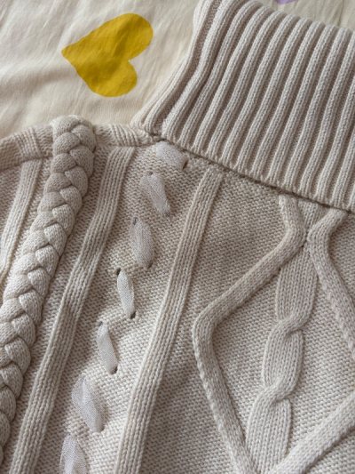 以前的Viviennetam款式这么多做工好精细，版型特别好的一件衣服，布料柔软又暖和。
煤炉一如既往的好用，价格比别的平台优惠。物流很快一点也不担心卡件。