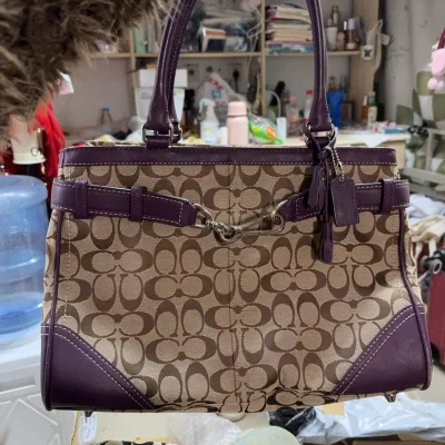 从下单到收货10多天真的很满意！感觉跟另一个世界建立了联系哈哈哈
品质也很好！
过关也很快
唯一缺点运费好贵呜呜