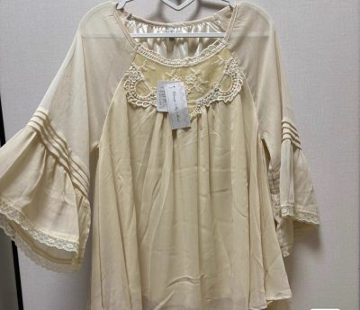 又一次在挖煤姬海淘到了很多质感很好很美丽的衣服，淘到了很多已经占据了我的衣柜，现在感觉物流还可以，每周都有手续费减免活动，控制不住剁手！