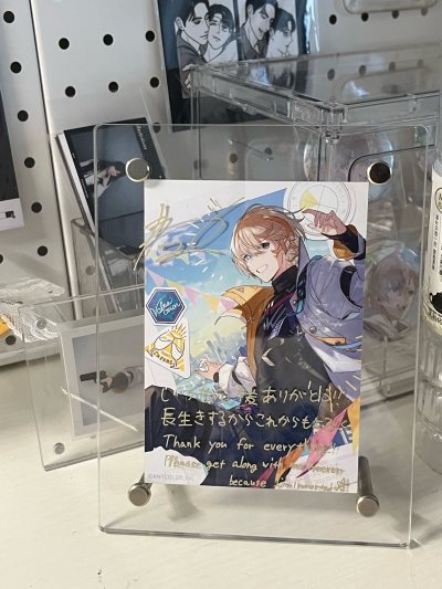 很早就想试试单机切煤了 第一次的切煤就选了切煤姬 切的速度超快 物流速度也可以 包装十分令人安心（p3是包了三层防震的包装） 一开始还担心生日板这种亚克力会不会碎掉 打开包裹看到厚厚的泡沫纸瞬间安全感up！