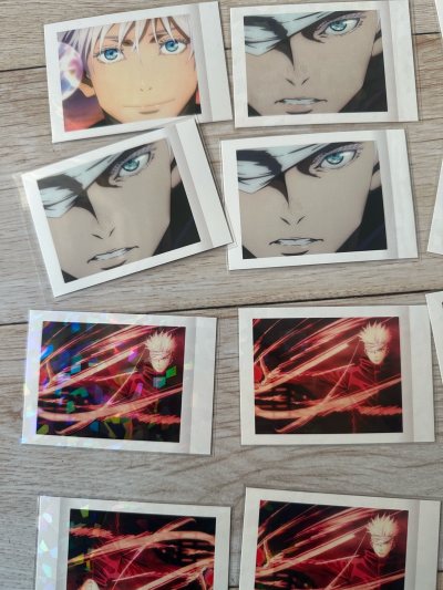 这个set很好价！！好喜欢！
大多数都是我喜欢的柄图 大眼和赫都是很好看 有12张哎！请看五条悟美貌！！