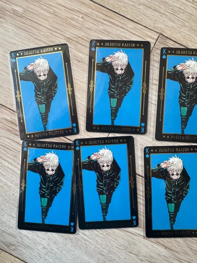 烫金扑克牌是最近开始买的，但是我觉得这个烫金比之前一旦的扑克牌要帅很多 不过烫金扑克牌出的人很少 但还是很帅