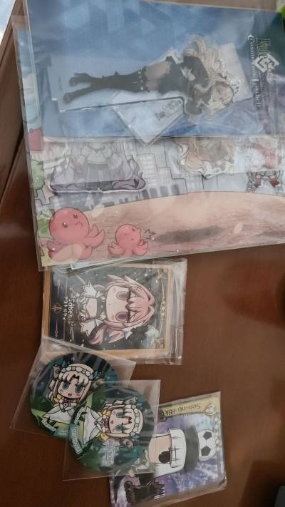 挖煤姬打包很好，泡泡纸齐全。阴花妹给我纸片整了个大压根发过来，标的两张我推实际为两包小垃圾。。我恨你们。。从发货到到家速度也很快，给挖煤姬好评