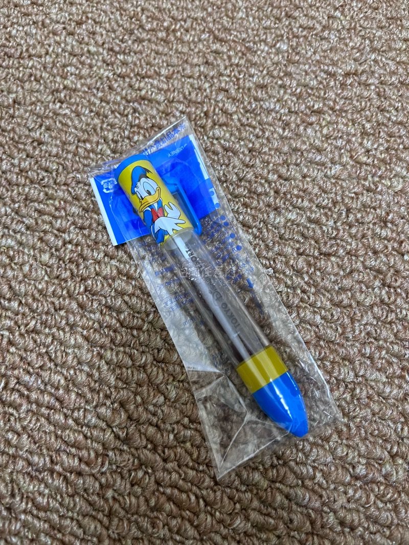 这次开箱的是各种米奇的实用杂货小周边，有笔、收纳、方巾等等，价格都非常好淘到的，也基本都是未使用的状态，物流很快啦还是