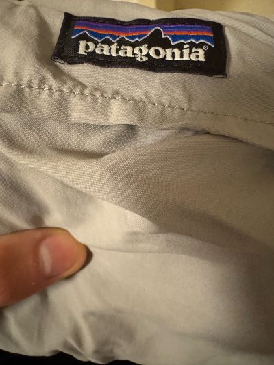 买了个pata的包，买之前很担心和照片不符合，拿到货后确实和照片一模一样，非常新，包装也没有任何破损，一次很不错的购物体验?