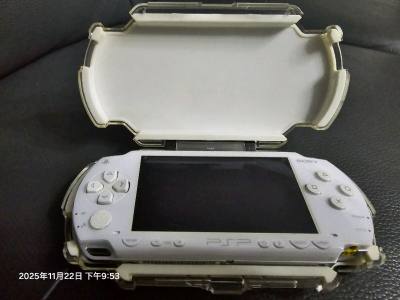 很难得的机器，就是拿过来卖家没有清洁，有股糖果味道，看来卖家还是很实诚，哈哈，总体感觉还是很好，打理过后非常完美，保存也算很好了，感谢任意门提供了一个优秀的代购平台，优惠券活动也很给力，哈哈哈。