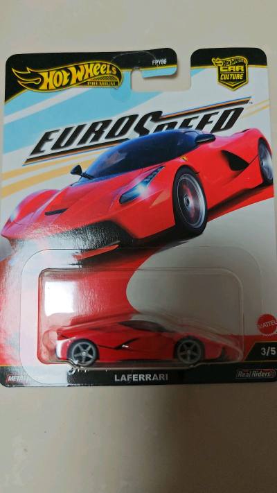 作为风火轮“欧洲速度”系列的重要成员，以及法拉利拉法这一经典车型的模型，它具有一定的收藏价值。尤其是对于法拉利和风火轮的粉丝来说，这款车模更是值得珍藏的物品。