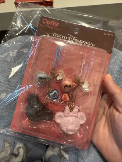 是我喜欢的迪士尼中古玩具，很难得一次性能够买到这么多，每个都可爱，而且都保存的很好，特别喜欢，比心挖煤姬