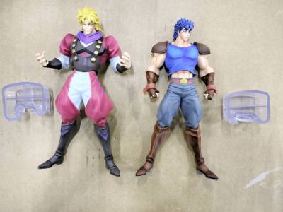 头一次买套装型的手办，也当浅试眼镜厂的手办制作水平了，虽说眼镜厂的合模线有点显眼，但就当还原第一部迪奥被大乔劈开了的历史细节吧（笑），总的来说体验不赖