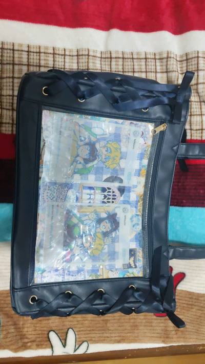 利欧路好可爱呀，找了10CM小衣服穿，还改了一下裤子让尾巴露出来，看别人用麦当劳联名小包带着娃出街，试了一下特别合适，真的很可爱*(^o^)/*。
丝带痛真的是好大一个，好厚实，分层也非常多，就是自己不怎么会扎包•﹏•。