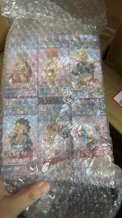 这次买到了扉页wcf和系列，以满意价格购入，挖煤姬真好用呀，这套草帽团在樱花树下吃团子赏樱，很开心买到了，大满足