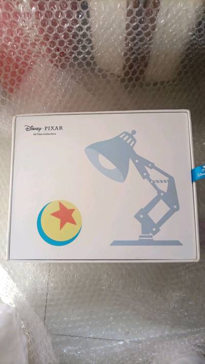 这次物流选择了ems，历时一周。挖煤姬平时会发放很多优惠券，用上优惠券后很好价。这次买了一套DVD光盘，一共20张，收到实物成色很好！选择了保留原包装，包裹打包很好，一次很棒的购物体验！