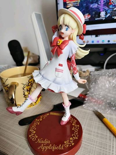 #挖煤姬 #挖煤姬 #手办模型
买到了超级可爱的furyu 明日的娜嘉景品，造型很赞哦！但是买完一看某多多，价格跌成狗了，花了好多冤枉钱?只能安慰自己早买早享受了?依然是一次愉快的购物体验，超赞，包装非常给力本体没有受损，凑单切了一张粘土人的特典透明文件夹，合并...