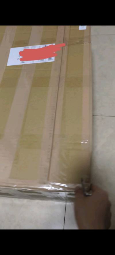 因为正好没超缴税金额，重量又蛮大，竹蜻蜓max是相比之下时效和价格都很合适的邮寄方式了，包装依旧给力，好几层泡泡纸满满的安全感，到手没想到这么大一盒还有点小惊讶，完美的一单