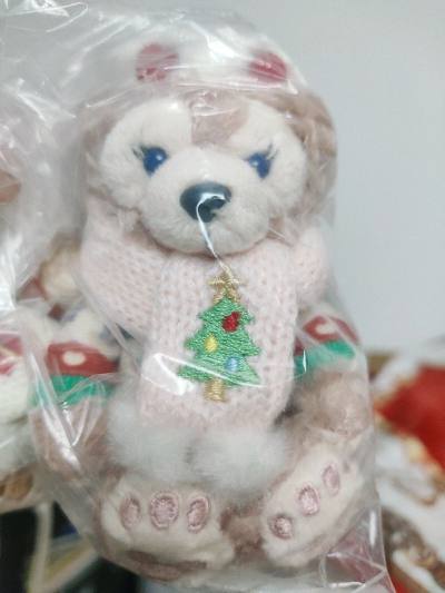 这次谈到的是圣诞款的达菲玫玫，非常适合时机，很高兴，成色很好。标牌齐全，颜色也很特别，非常稀有的一对，满意