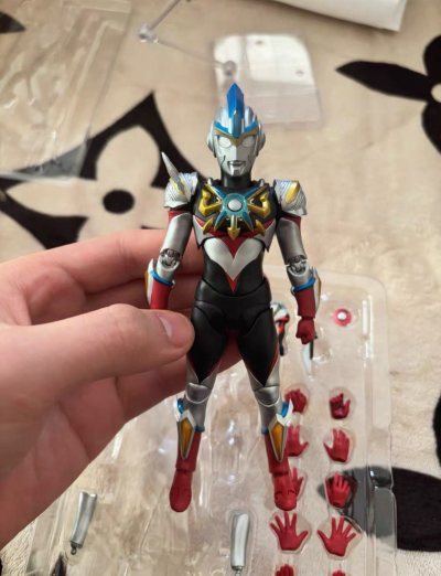 好评！发货速度很快，包装也很好看，客服回消息也快，态度也好！最关键的是商品质量很好，100%正品，经得起查验，是一个不错的商家，值得购买！