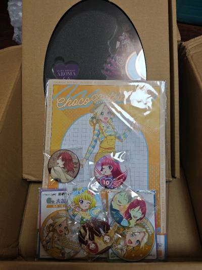 切到了好多好价的东西，因为有个盒子立牌比较重，寄的竹蜻蜓专线，1000g只要50元，太划算了，而且价格好，都没有交税