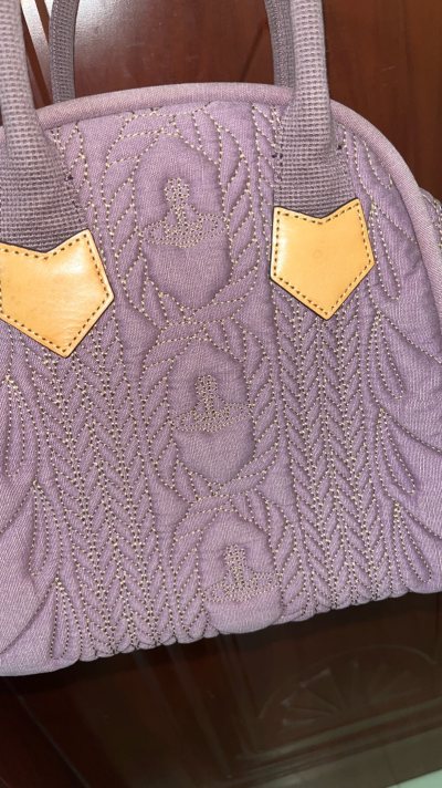 又是一次愉快的购买交易 买到了好几个心仪的包包 钱包等等 物流也是超级给力 比我想象中的快收到好几天