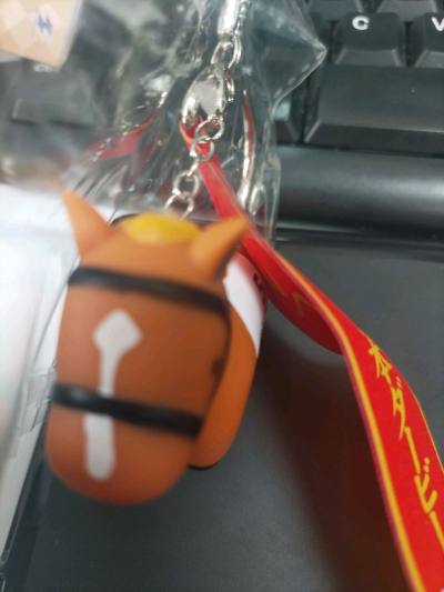 这是我蹲守挖煤姬近两个月才收货到的我推限定谷
这漂亮的，栗色小马
这迷人的好价
真的让我心潮澎湃，热血上头，真的太美味了
欧依稀