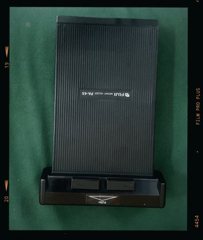 太划算啦，100不到买到了宝丽来4x5的大画幅撕拉片后背，选择了竹蜻蜓的物流，一个星期左右就收到了，运费比海运还便宜……