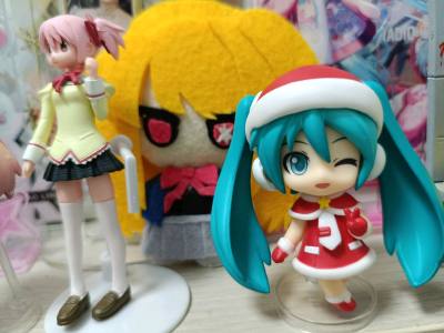 这一批好像是七月底的购物了也是很久没有写感想……总之物流很快包装也很好☺️☺️淘到了明日香的捧脸摆件超级萌啊，还有圣诞的miku感觉再过一个月可以继续摆出来了