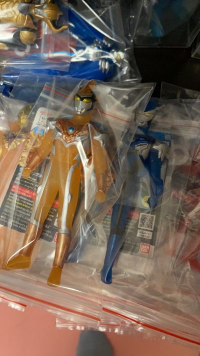 购买的几单都没问题，只有骏河屋的商品吊卡已经被拆下而且事先没有明示，希望下次能有所改进，给我造成了一些困扰，其它的商品都没有问题，并且包装的很不错