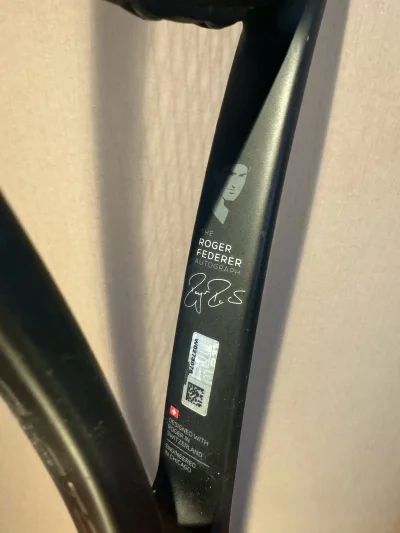 一直用的这只拍子太好用了想买把备用，国内炒太贵了，这把品相很不错，加上税费也很合适，第一次买这个品类本来有点担心运输问题，保护非常好