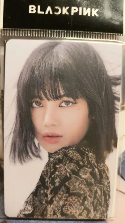 韩切虽然贵但是物流超快诶，从选物流到家没用多少时间还能切到稀有古早小卡，嘻嘻我会一直盯着你闪电市场，下次还来