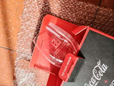 精酿来一杯… 可乐来一杯… 地地道道！
全新未使用，但年代久远还请了解
单支杯子大家应该见过不少，现在已经停产了请把握，送礼，自用，收藏都是不错的选择
#可乐杯 #红酒杯 #可乐爱好者 #挖煤姬 #挖煤姬 @挖煤姬和挖煤姬 感谢挖煤姬 挖煤姬