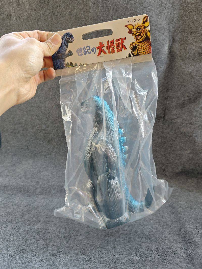 非常棒，包装严实毫发无损非常愉快的体验，这款哥斯拉国内不多见，拍卖好价得，如果卖不出去的话就自留了。也挺好