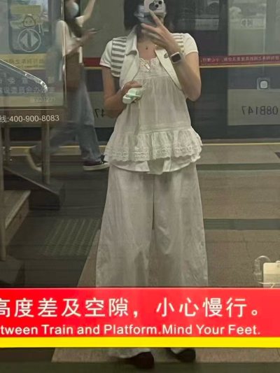 已经收到很久啦！其实第一次自己海淘古着还是会比较忐忑，但是还是决定自己试一下！
有些古着的确会比去古着点购买便宜很多，多逛逛就会发现惊喜，购物体验满分！