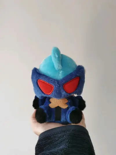 第一次切法法，买的二手旧版托雷基亚，没有吊牌，但是正品，充绒量蛮好的，不干瘪，物流用的竹蜻蜓，比较便宜，速度也还可以，很好