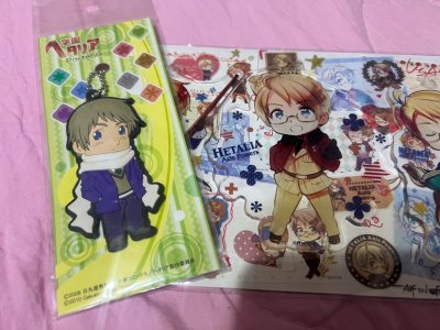 超级开心的又一次切煤经历～
非常可爱呀！！这两个挂件都是我种草了好久好久的，国内很难收到的小物，果然还是在煤炉上蹲比较好。蹲了好久终于顺利用挖煤姬收到了～能顺利收到小梦情真的很开心，状态也很好，覆好膜后装进了准备好的谷美里，特别合适……放在床头每天欣赏了，很满足很开...