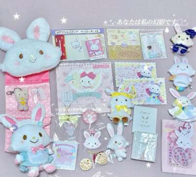 等了好一段时间终于到了这堆许愿兔周边拆开包裹直接被可爱昏过去?时效大概20天左右，包装裹得超严实周边一点没压到 已经期待下一波了