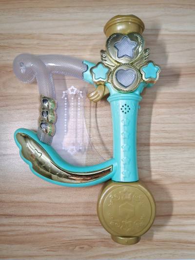 这次在挖煤姬发了一单海运，两周到手，发货速度很快，加固包装也很好一堆泡沫纸。这次赶在年末在入手了心心念念法啦啦的竖琴和一些杂的谷子，竖琴的镀金涂装和光效非常漂亮，可玩性很高。美天的谷子都超级好看，不愧是偶像番。挖煤姬的福利超好每次都是好价入手，下次还用挖煤姬