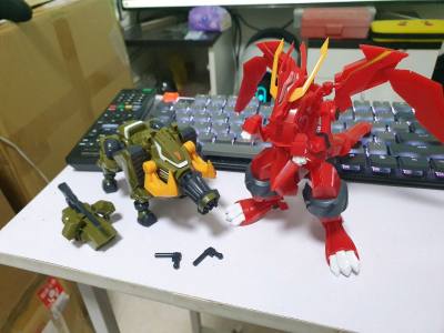 野猪和爆炎龙，这两款国内已经绝版了，价格非常高，海淘以非常便宜的价格买到了拼装好的，十分感谢平台能有这么多干货