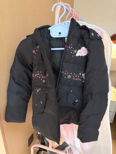 特别特别可爱呀，穿上也特别保暖呢，超级喜欢的。感谢老师出物了，保存的也很好。发货一周多点就到了，总而言之就是特别喜欢，祝卖家天天开心！