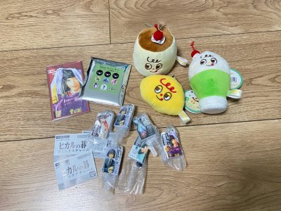 用任意门在煤炉吃到了特别好的特典花札和扭蛋，这次依旧走的是竹蜻蜓plus，半个月左右就收到了，包装一如既往的令人安心，运费有差价也很及时主动退了，很好的一次体验。 