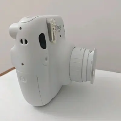 这次分享我在挖煤姬淘到的年末好物，它就是一个拍立得mini11相机，价格十分优惠，并且成色还不错。物流选择ems，一星期就顺利到手啦！