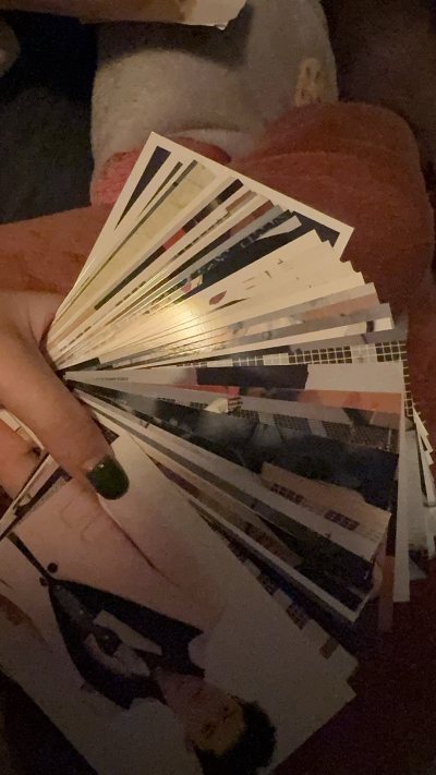 这次在任意门一次性入了 Snow Man 全员的单人烧普 + 团体小扇，凑齐了一整套，幸福感爆棚！选的都是 2024 最新款的公式照，每个成员的烧普都超有氛围感，宫馆凉太的笑眼尤其戳我，画质高清到能看清睫毛细节，拍照发同好群被问爆链接。最惊喜的是合并发货太方便了，分...