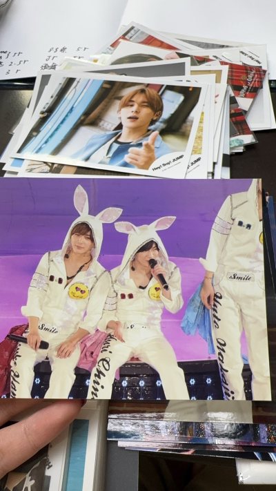 终于在任意门补到了 Snow Man 早期的绝版旧专，真的太激动了！本来以为很难找到，结果在平台上轻松搜到，价格比其他地方划算太多，还附带了限定特典小卡。专辑状态超棒，封面没有磨损，CD 播放音质清晰无杂音，特典小卡是哑光材质，手感很好，没有瑕疵。代购效率超高，付款...