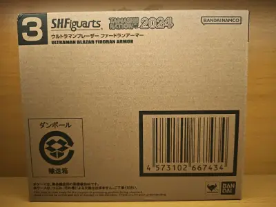 全新布莱泽法德兰装甲，从雅虎上面拍到的，送回来走竹蜻蜓plus速度都还挺快，而且物流还贴心的保留了日版模型原有的万代运输盒包装，盒表面面相还算良好，很喜欢