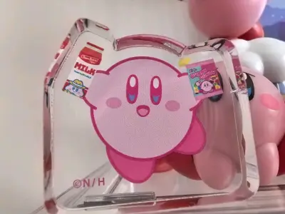 买了几个星之卡比的小东西，亚克力和小纸片，包装很用心，都没有磨损没有划痕！
物流还可以，一个星期左右到家，箱子很结实，卡比好！