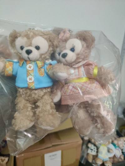 达菲玫玫是真的可爱，怎么买也买不够，谁能拒绝可爱的小熊呢，这回淘到小熊一如既往的满意，成色好，没有瑕疵，满意