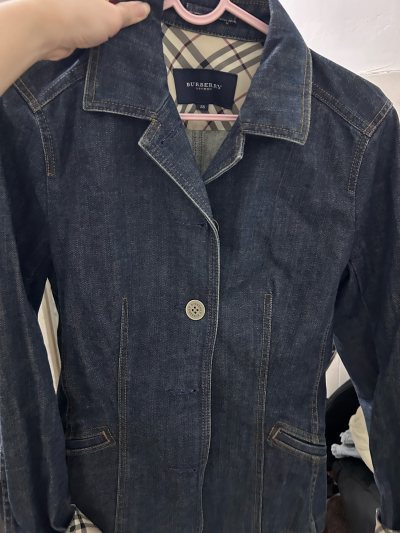 在挖煤姬买了一件bbr上衣，简约好看，选了海运，速度比我想象中都要快，真的很喜欢，下次还会继续购物！！