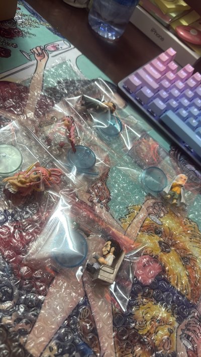 popsa两年后佩罗娜很好看，撑着伞，抱着库马西，还有两小只幽灵，十分还原角色，挖煤姬很方便，买到加上运输也很方便