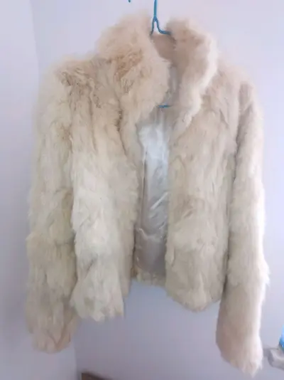         挖煤姬这个软件，感觉非常好，价格实惠，品质优良，速度挺快，包装很好，物流保障性高，很好的购物软件！我这次买的衣服都特别好看，好开心好幸福。价格实惠，运费我使用了积分减免了不少运费，运输时间挺快的，总共用时8天就收到了。
        衣服到手之后，...