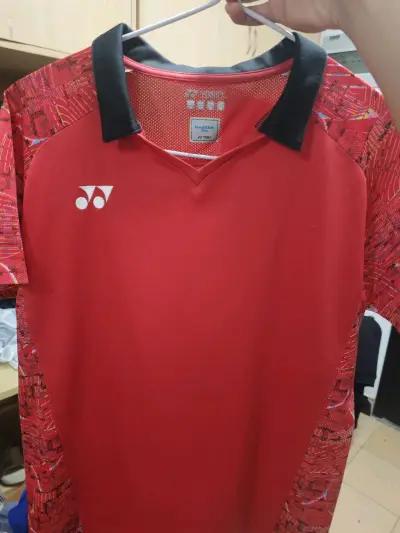 1几年的大赛服vc材质真的好穿，相比现在的大赛服是创意好材质舒服，深得我心啊，希望下次还能淘到喜欢的大赛服