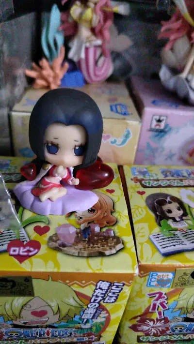 现在这种老物真的很少见了，正版的更加是少之又少，真的非常感谢挖煤姬平台，认识这个平台之后，我的收藏就越来越多啦，而且还不需要担心商品的真伪。非常好。看看我的小女帝，多可爱，真的好小一只。哈哈。